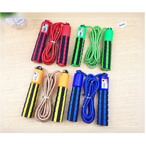 Pular corda com um contador de salto fitness crossfit verde