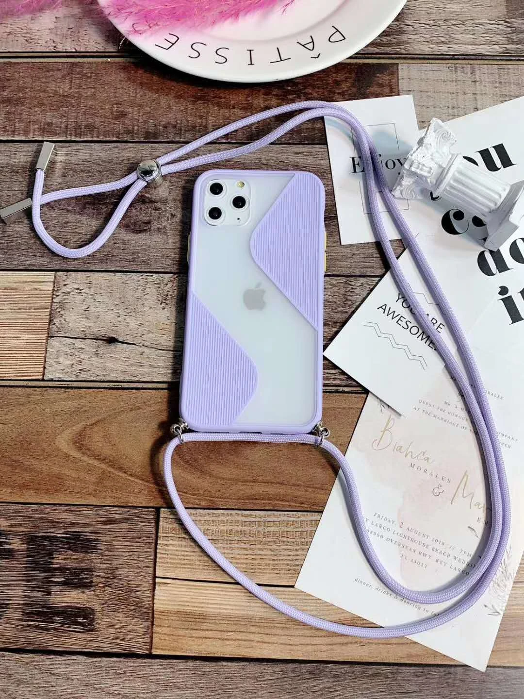 Capa Silicone Transparente e Lilás com Cordão para IPhone 11 Pro Max