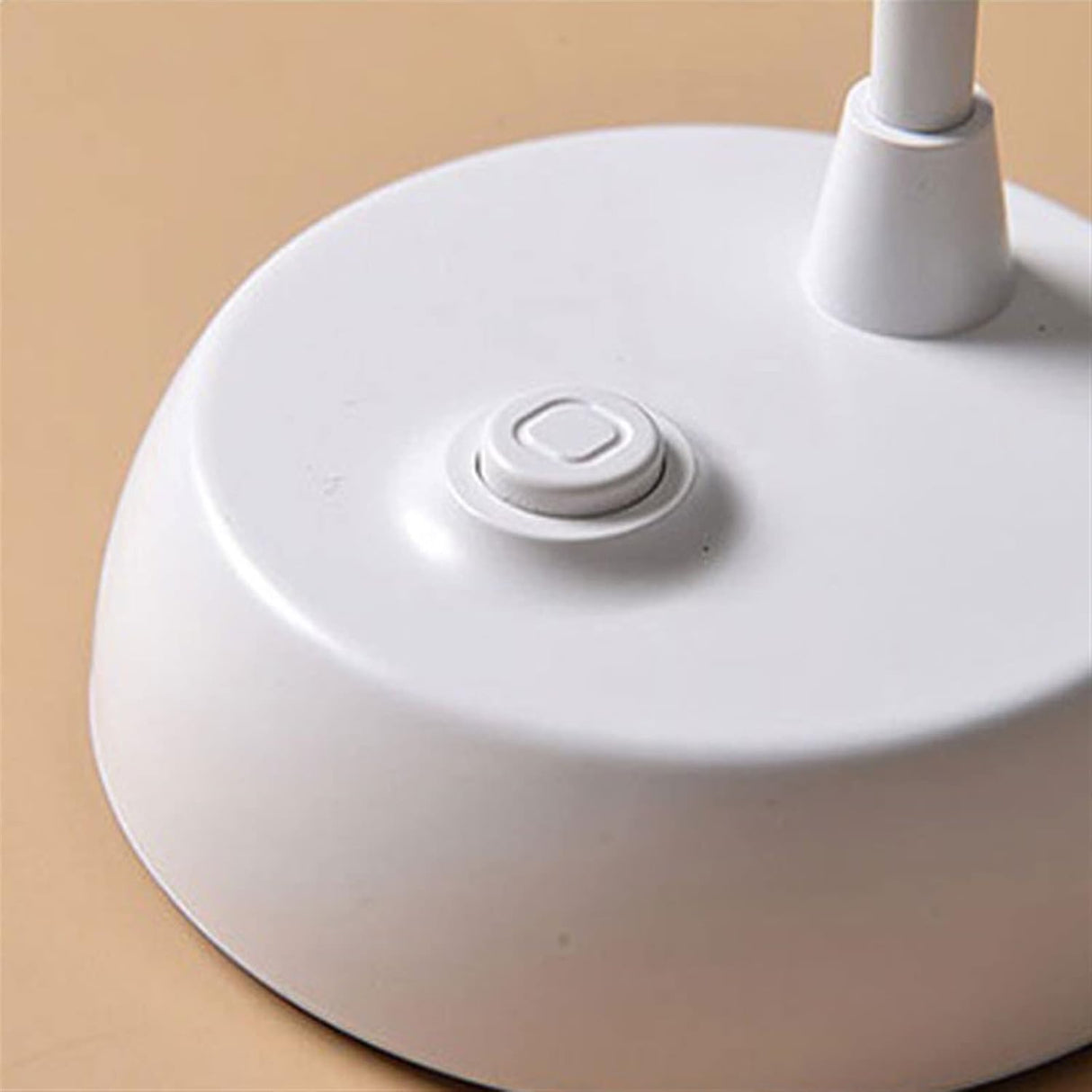 Mini Candeeiro de Mesa | Cor Aleatória | Funcionamento a Pilhas