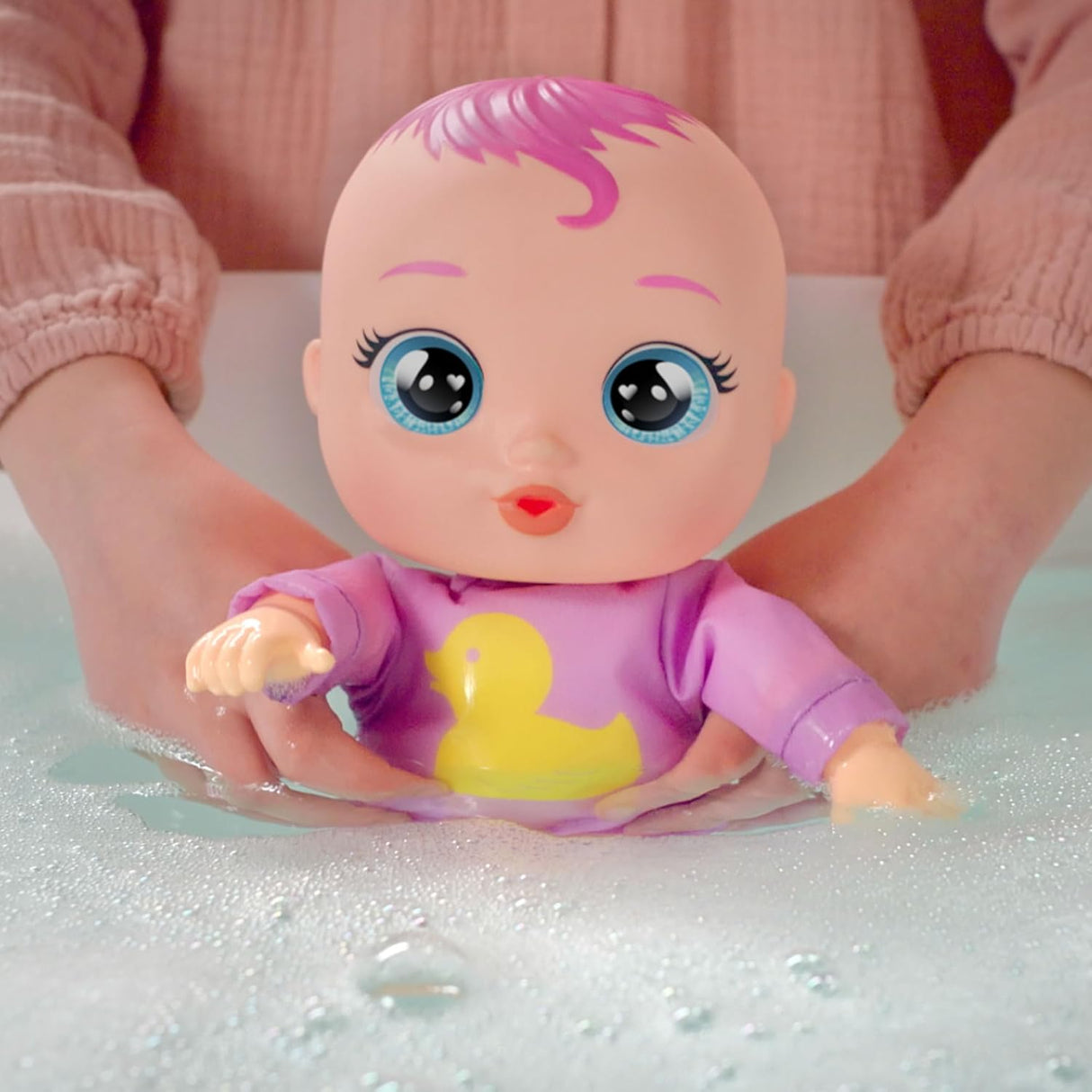 Bebés Chorões Newborn Bath Time Zoe – Boneca Interativa com Toalha de Pato