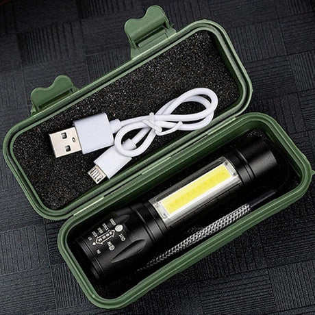 Mini Lanterna Recarregável XPE+COB - 3 modos de luz