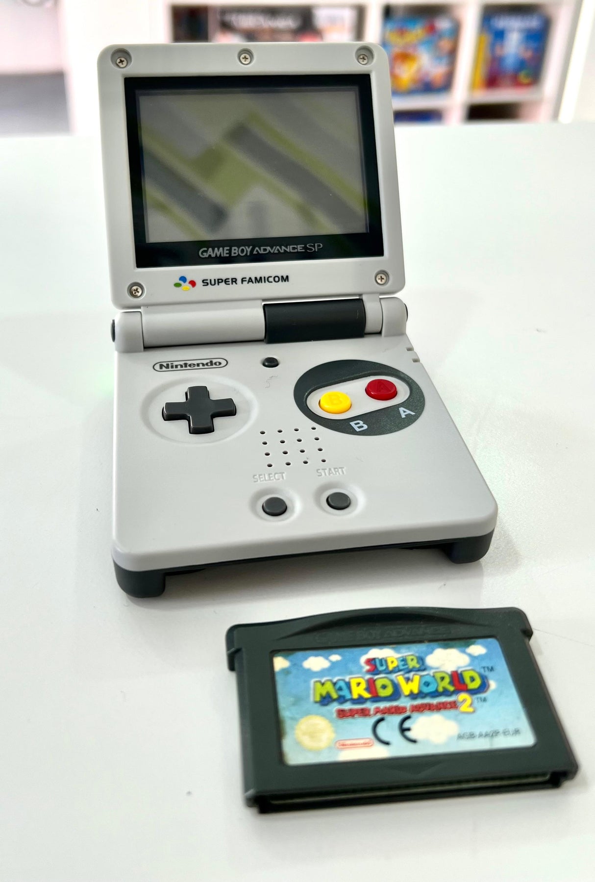 Game Boy Advance SP Consola Nintendo + Jogo Super Mario World - Super Mario Advance 2 (OUTLET)