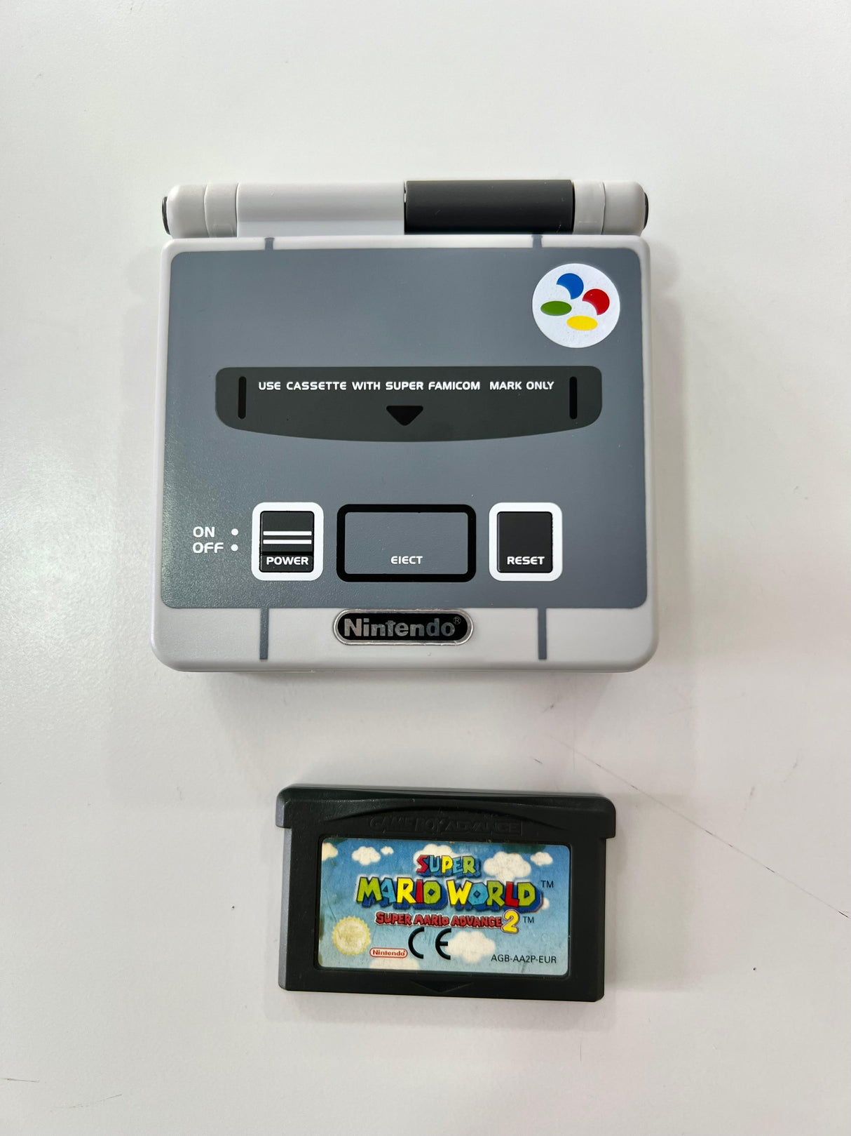 Game Boy Advance SP Consola Nintendo + Jogo Super Mario World - Super Mario Advance 2 (OUTLET)