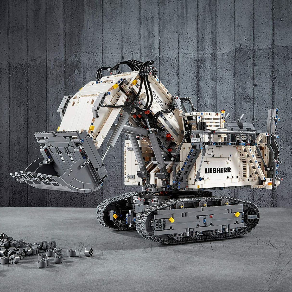 LEGO Technic 42100 Escavadora Liebherr R 9800
