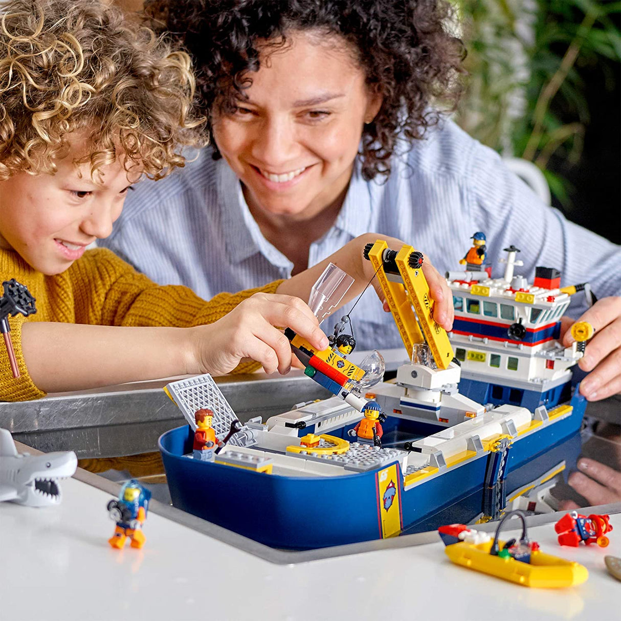 LEGO City 60266 Barco de Exploração do Oceano
