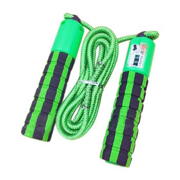 Pular corda com um contador de salto fitness crossfit verde